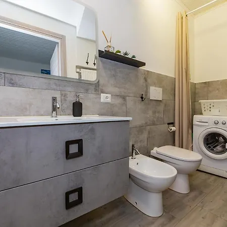 Art Design - Center Apartman Milánó