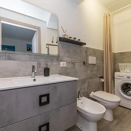 Art Design - Center Apartman Milánó