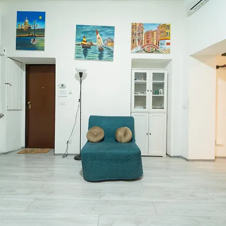 Art Design - Center Apartman Milánó